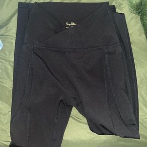 Black leggings